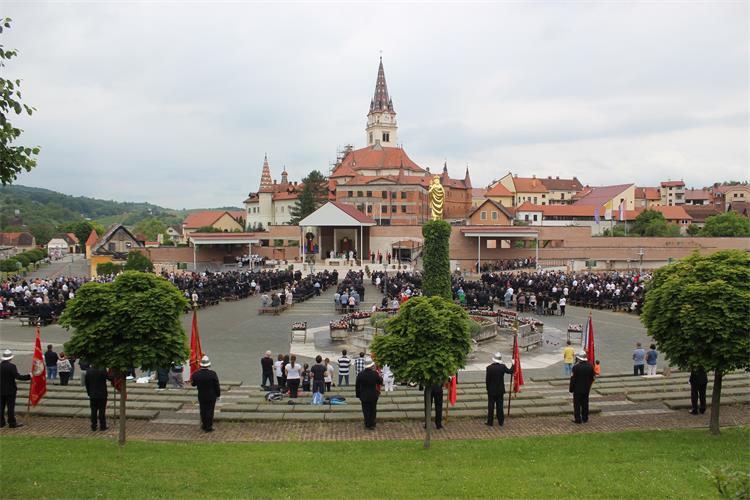 Slika /slike/22. hodočašće vatrogasaca 5.JPG